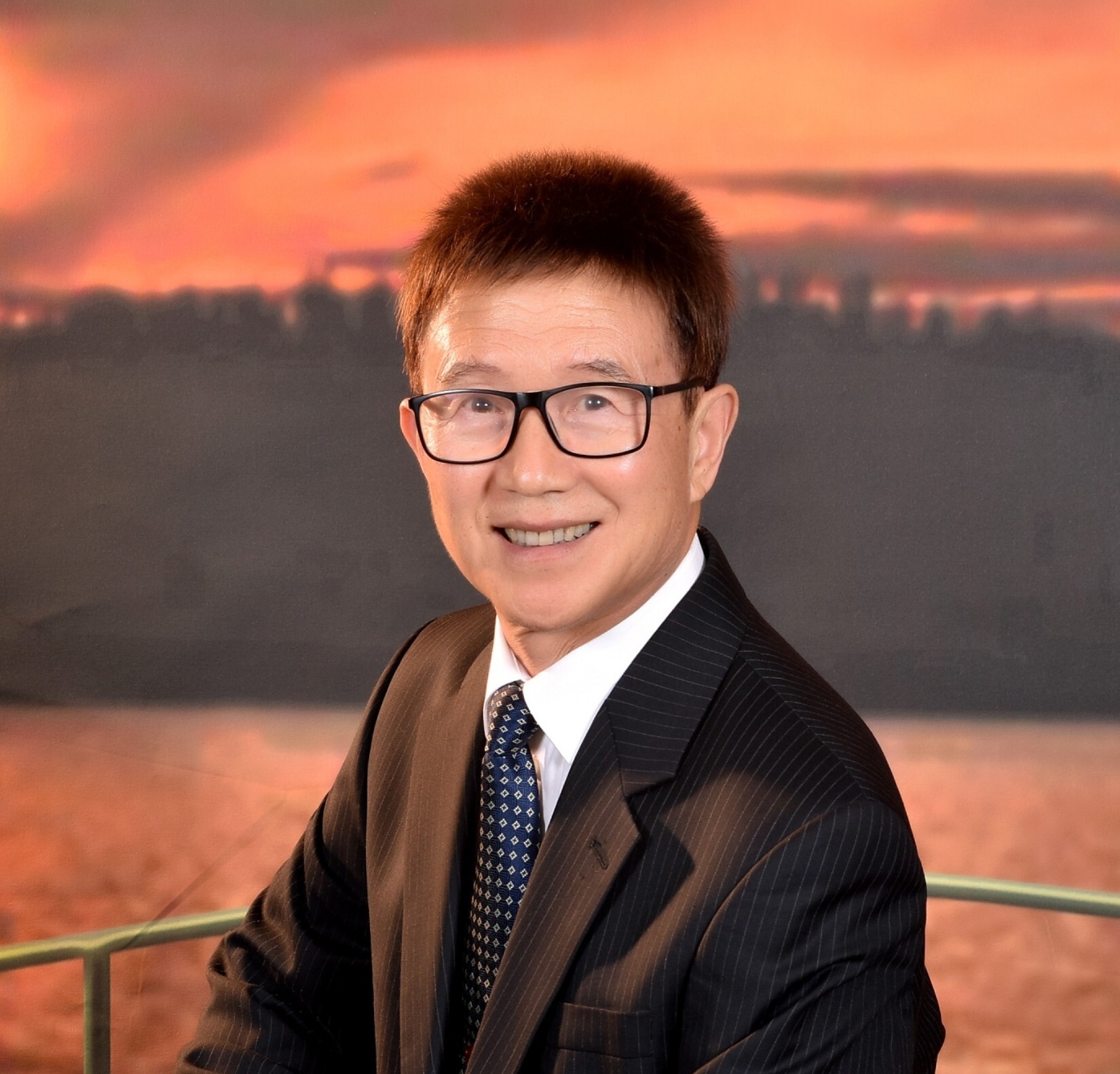 Dr. Frank Lee